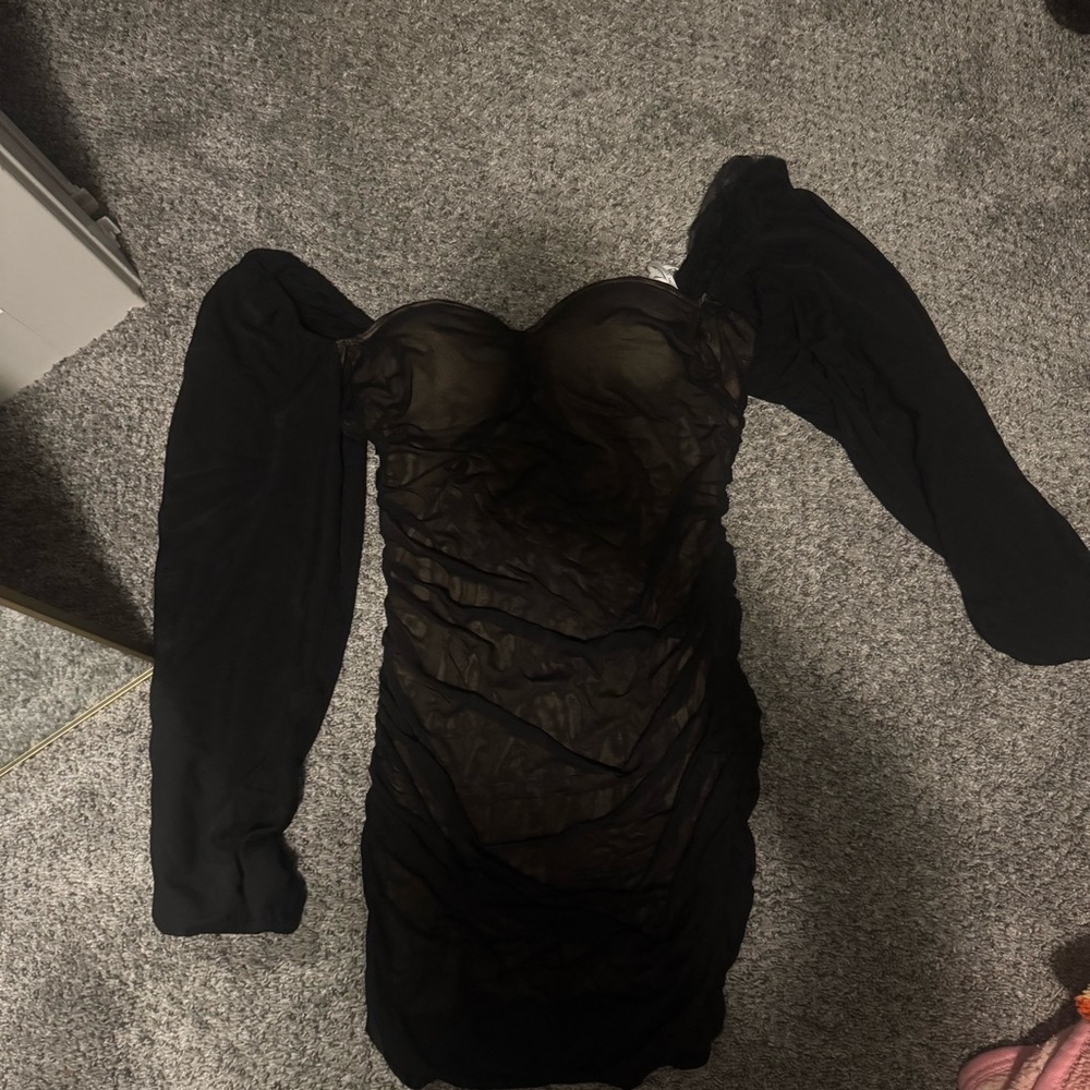 Black short dress. Size large.